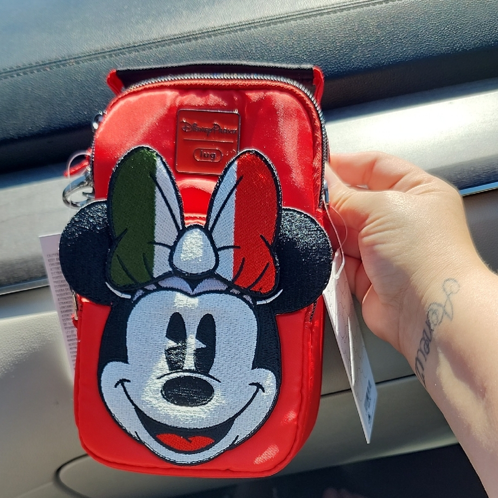 lug Red Minnie Mouse Patent Crossbody Pouch with Tricolor Bow Accent